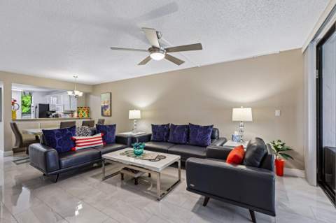 5718 Coral Lake Drive #206, Margate FL - photo 8 of 31