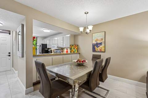 5718 Coral Lake Drive #206, Margate FL - photo 9 of 31