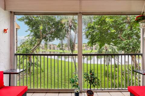 5718 Coral Lake Drive #206, Margate FL - photo 6 of 31