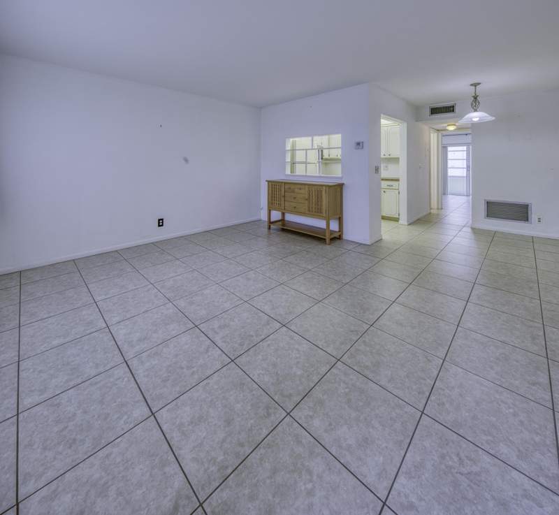 1 bedroom Condominium at 3240 Lake Osborne Drive #109, Murry Hills Apt Bldg Condo, Lake Worth Beach — photo 2