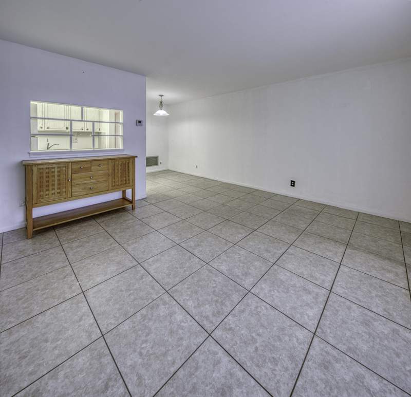 1 bedroom Condominium at 3240 Lake Osborne Drive #109, Murry Hills Apt Bldg Condo, Lake Worth Beach — photo 3