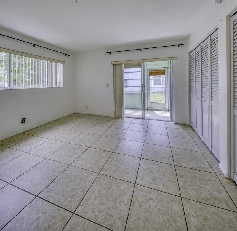 1 bedroom Condominium at 3240 Lake Osborne Drive #109, Murry Hills Apt Bldg Condo, Lake Worth Beach — photo 4