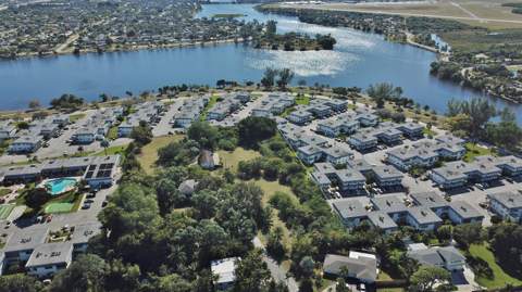 3240 Lake Osborne Drive #109, Lake Worth Beach FL - photo 16 of 20