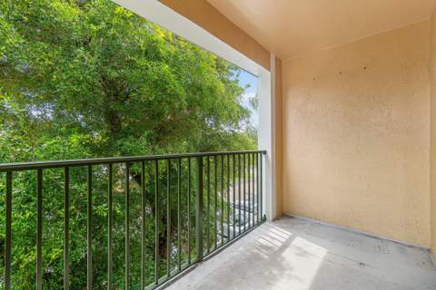 131 Yacht Club Way #307, Hypoluxo FL - photo 24 of 48
