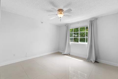 131 Yacht Club Way #307, Hypoluxo FL - photo 14 of 48