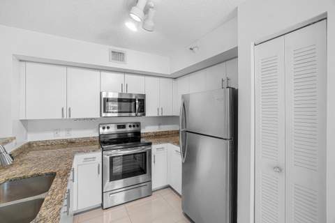 131 Yacht Club Way #307, Hypoluxo FL - photo 11 of 48