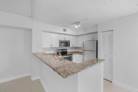 131 Yacht Club Way #307, Hypoluxo FL - photo 9 of 48