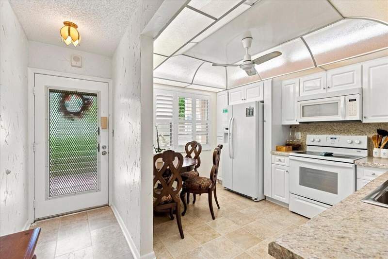2 bedroom Condominium at 2304 Lucaya Lane #C1, Lucaya Village 1-D Condo, Coconut Creek — photo 3