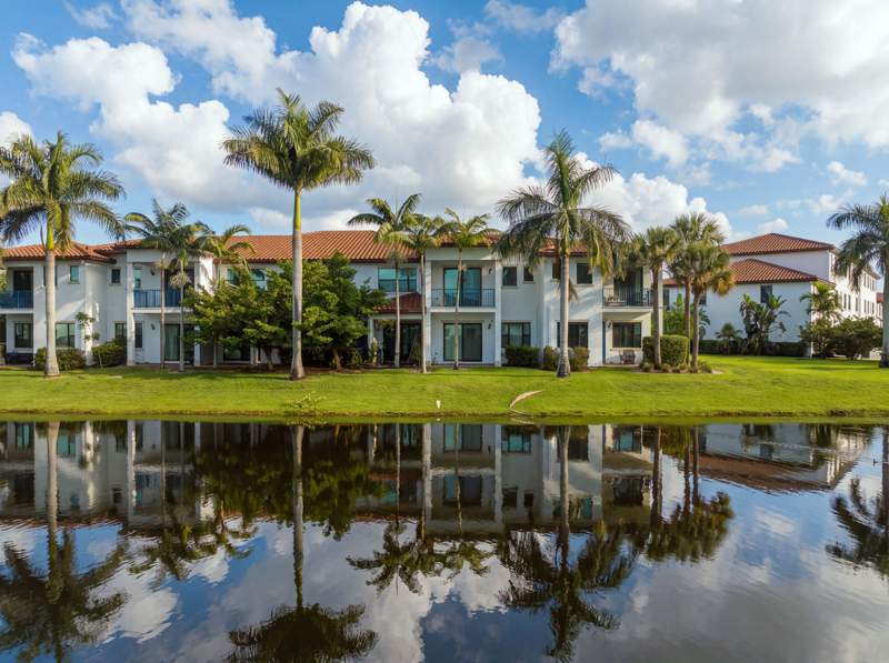 3 bedroom Townhouse at 11562 SW 13th Lane, Pembroke Lakes South, Pembroke Pines — photo 5