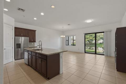 11562 SW 13th Lane, Pembroke Pines FL - photo 10 of 43