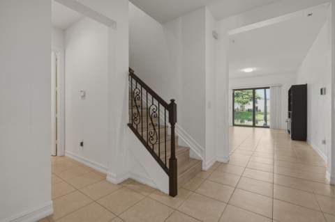 11562 SW 13th Lane, Pembroke Pines FL - photo 13 of 43