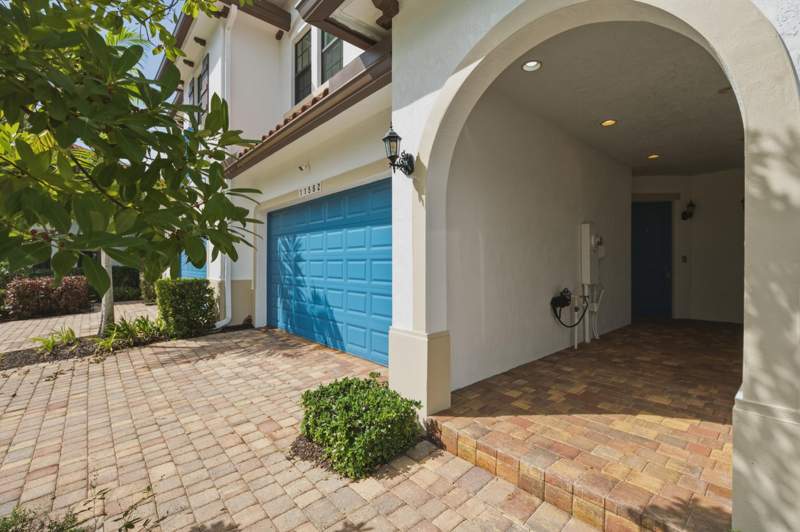 3 bedroom Townhouse at 11562 SW 13th Lane, Pembroke Lakes South, Pembroke Pines — photo 2