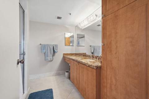 6112 Huntwick Terrace #108, Delray Beach FL - photo 21 of 43