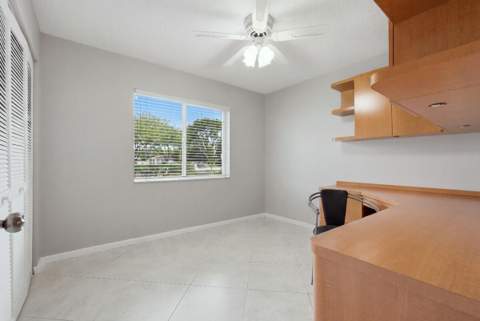 6112 Huntwick Terrace #108, Delray Beach FL - photo 24 of 43