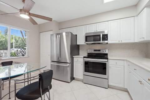 6112 Huntwick Terrace #108, Delray Beach FL - photo 9 of 43