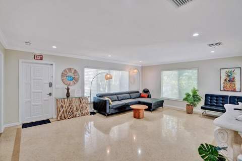 1016 Harrison Street, Hollywood FL - photo 10 of 37