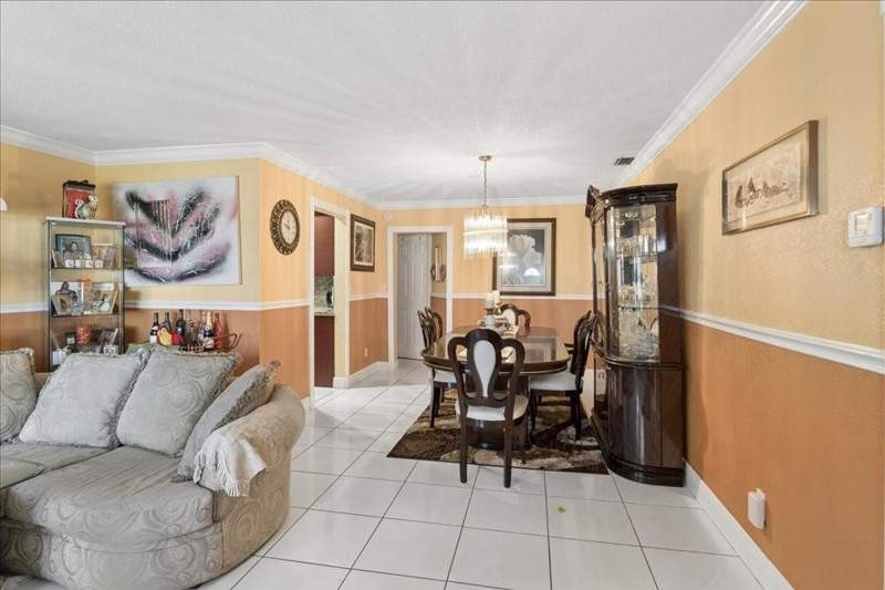 3 bedroom Single Family Residence at 4290 NW 49th Terrace, Oakland Estates 4th Sec, Lauderdale Lakes — photo 2