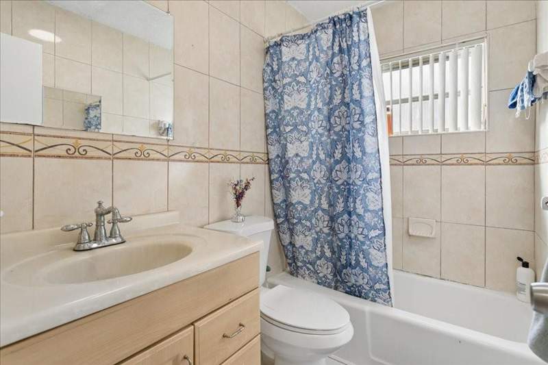 3 bedroom Single Family Residence at 4290 NW 49th Terrace, Oakland Estates 4th Sec, Lauderdale Lakes — photo 4