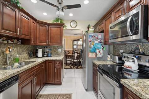 4290 NW 49th Terrace, Lauderdale Lakes FL - photo 9 of 20