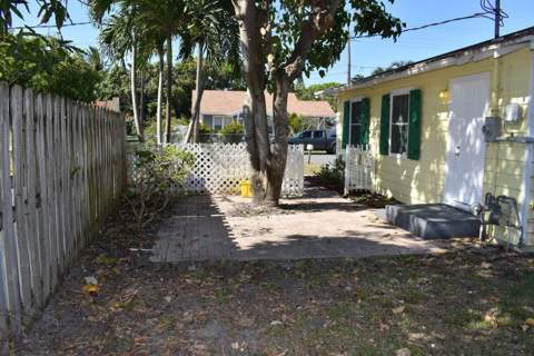 940 Bignonia Road, West Palm Beach FL - photo 10 of 10