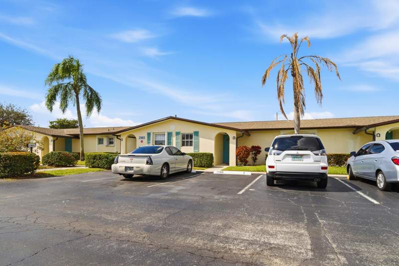 1 bedroom Condominium at 2965 Ashley Drive #C, Cresthaven Villas 6 Condo, West Palm Beach — photo 3