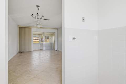 2965 Ashley Drive #C, West Palm Beach FL - photo 8 of 32