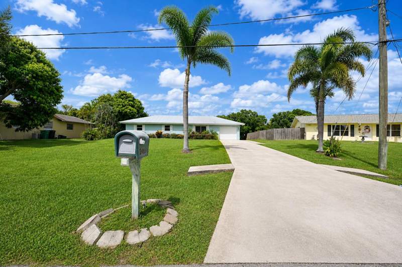 3 bedroom Single Family Residence at 2485 SE Sidonia Street, South Port St Lucie Unit 5, Port St. Lucie — photo 2