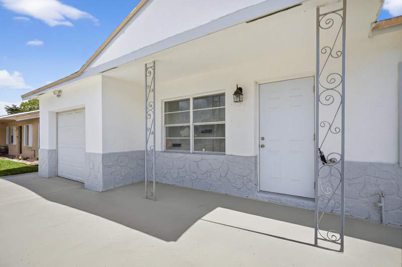 3 bedroom Single Family Residence at 405 SW 78th Terrace, North Lauderdale Village Sec 2, North Lauderdale — photo 4