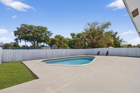 405 SW 78th Terrace, North Lauderdale FL - photo 7 of 50