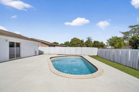 405 SW 78th Terrace, North Lauderdale FL - photo 13 of 50