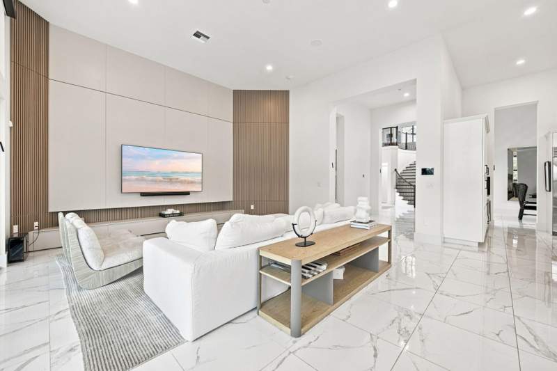 5 bedroom Single Family Residence at 6924 N STILLWATER SHORES Drive, STILLWATER SHORES, Davie — photo 2