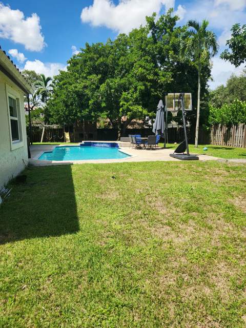 3877 Bimini Avenue, Cooper City FL - photo 23 of 39