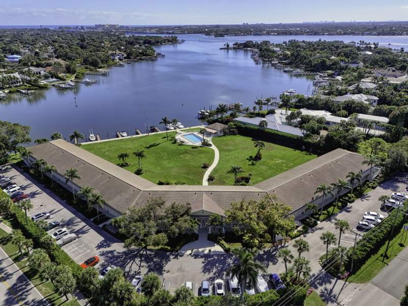 2 bedroom Condominium at 478 Tequesta Drive #204, Whitehall Condo, Tequesta — photo 2