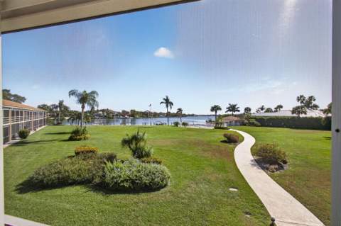 478 Tequesta Drive #204, Tequesta FL - photo 10 of 42