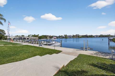 478 Tequesta Drive #204, Tequesta FL - photo 24 of 42