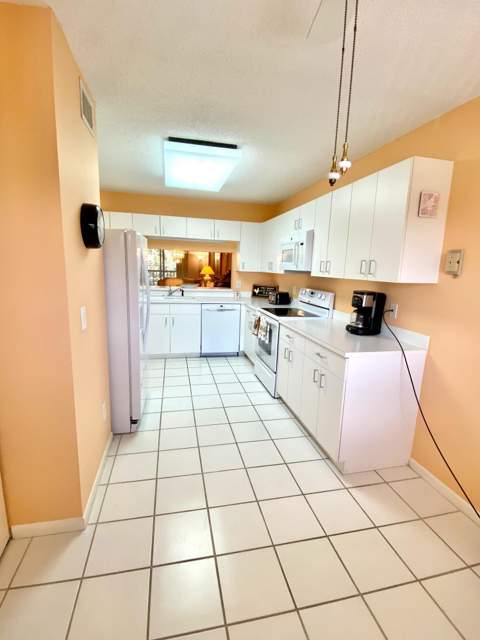 4735 Lucerne Lakes Boulevard #410, Lake Worth FL - photo 18 of 21