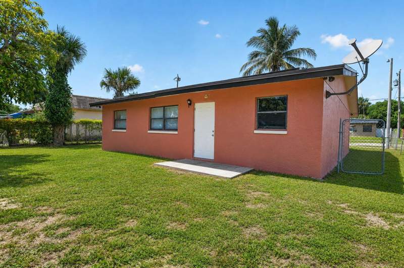 4 bedroom Single Family Residence at 816 SW 3rd Court, Rosemont Gardens Unit A, Delray Beach — photo 5