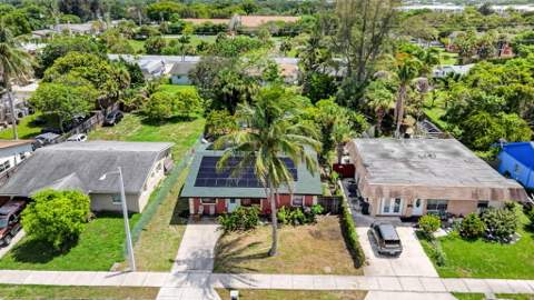 816 SW 3rd Court, Delray Beach FL - photo 8 of 22