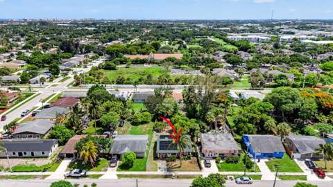 816 SW 3rd Court, Delray Beach FL - photo 10 of 22
