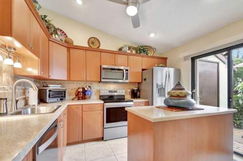 494 Iron Forge Court, Royal Palm Beach FL - photo 8 of 47