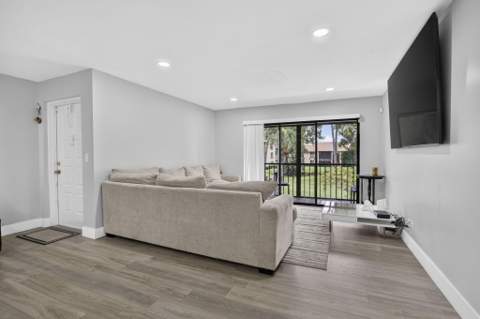 820 Sky Pine Way #H2, Greenacres FL - photo 14 of 36