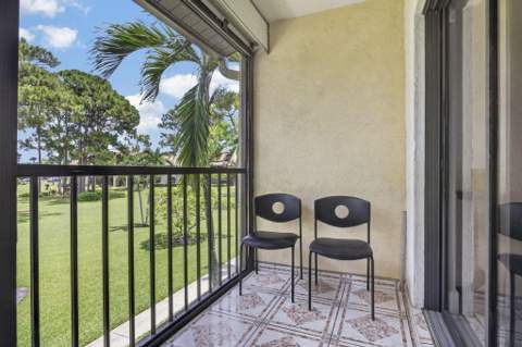 820 Sky Pine Way #H2, Greenacres FL - photo 12 of 36