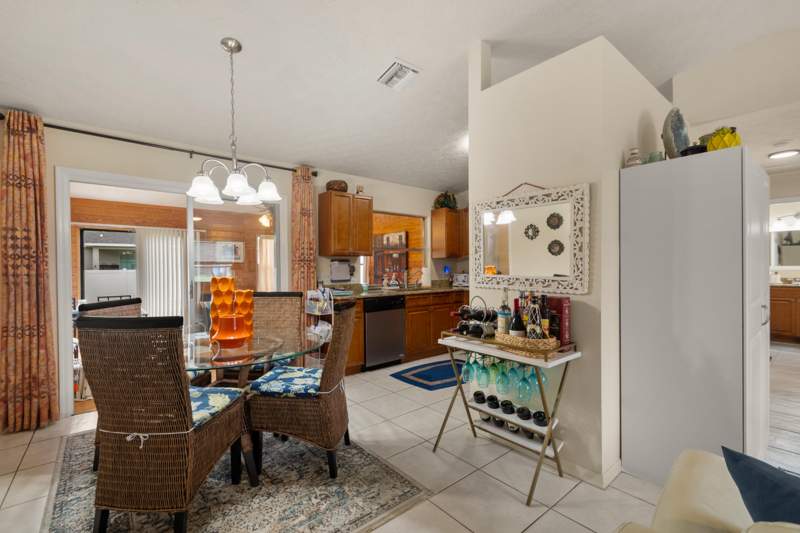 3 bedroom Single Family Residence at 1842 SE Carvalho Street, Port St Lucie Section 13, Port St. Lucie — photo 4
