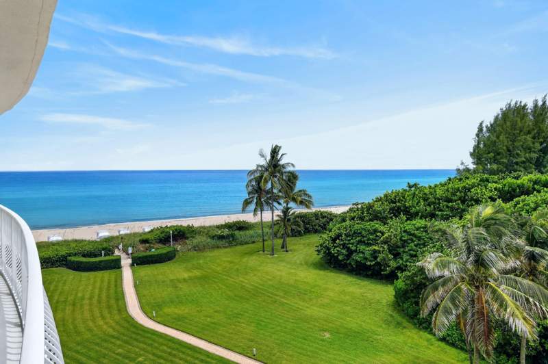 1 bedroom Stock Cooperative at 2774 S Ocean Boulevard #506, Ambassador South Dev Corp, Palm Beach — photo 2