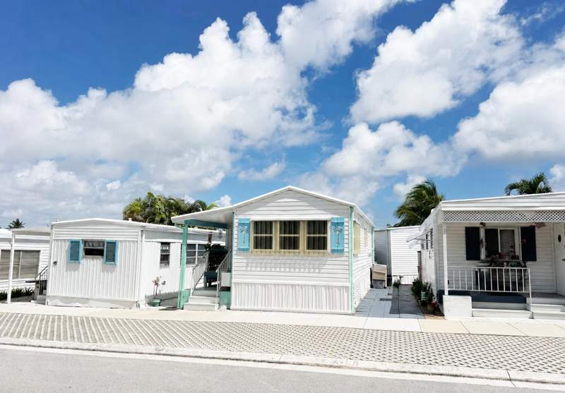 1 bedroom Mobile Home at 6 Briny Breezes Boulevard #A, Briny Breezes Inc, Briny Breezes — photo 2