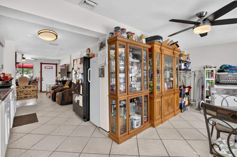 3 bedroom Single Family Residence at 1660 SW 48th Avenue, Broadview Park, Fort Lauderdale — photo 5