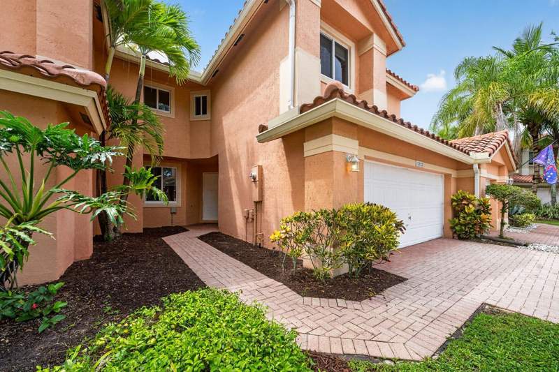 3 bedroom Townhouse at 12522 NW 57th Court, Heron Bay Four, Coral Springs — photo 4