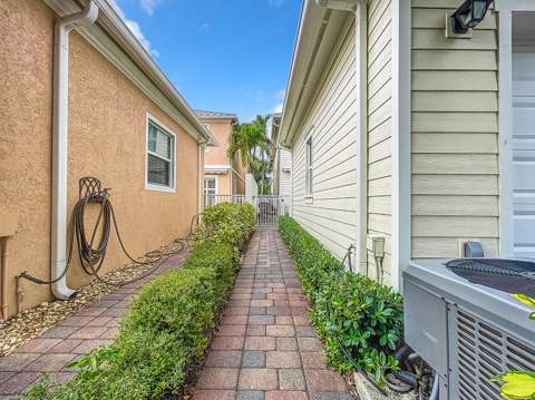 1164 Islamorada Drive, Jupiter FL - photo 11 of 28