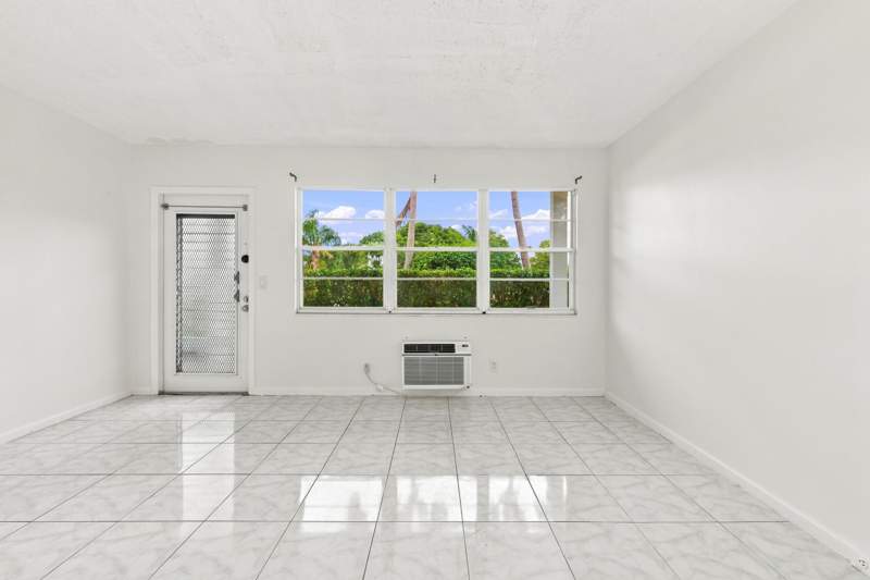1 bedroom Condominium at 310 Oakridge R Court #310, Oakridge R Condo, Deerfield Beach — photo 4