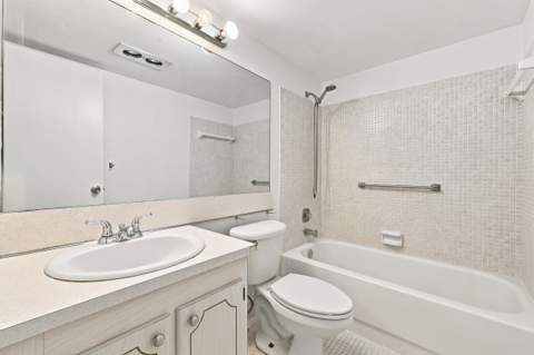 310 Oakridge R Court #310, Deerfield Beach FL - photo 15 of 43